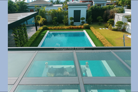 Casa de 8 dormitorios en Bang Lamung, Tailandia № 75549 - foto 8