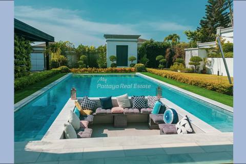 Casa de 8 dormitorios en Bang Lamung, Tailandia № 75549 - foto 2