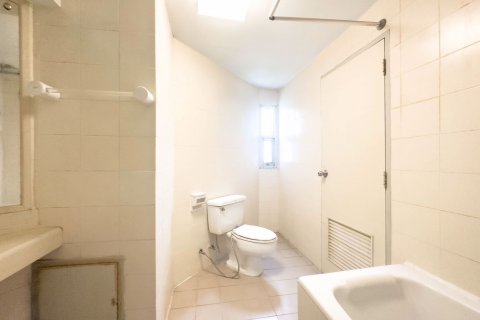 Condominio de 3 dormitorios en Bang Na, Bangkok, Tailandia № 75552 - foto 8