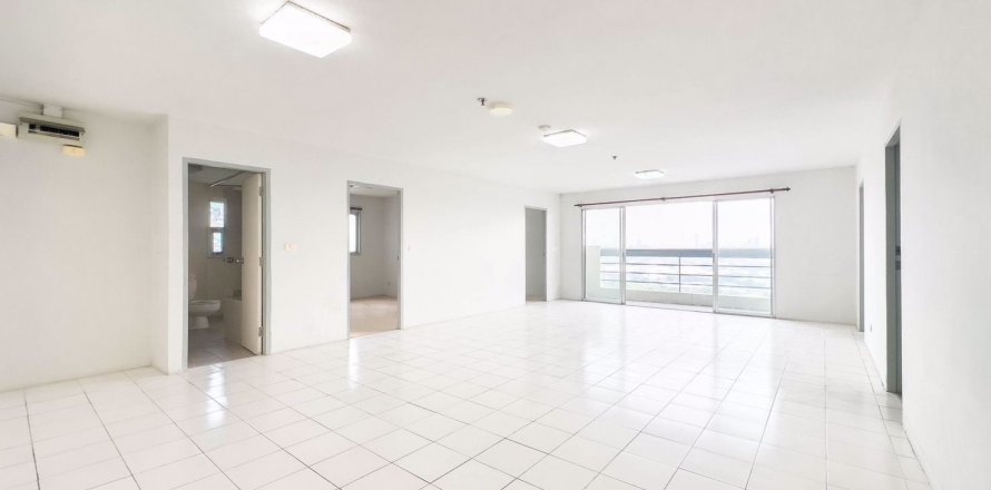Condominio de 3 dormitorios en Bang Na, Bangkok, Tailandia № 75552