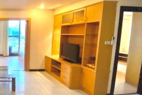 Condo in Bangkok, Thailand, 2 bedrooms  № 157736 - photo 7
