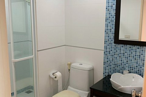 Condominio de 2 dormitorios en Cha-am, Tailandia № 168821 - foto 11