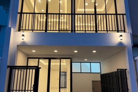 Reihenhaus in Pattaya, Thailand 4 Schlafzimmer № 153951