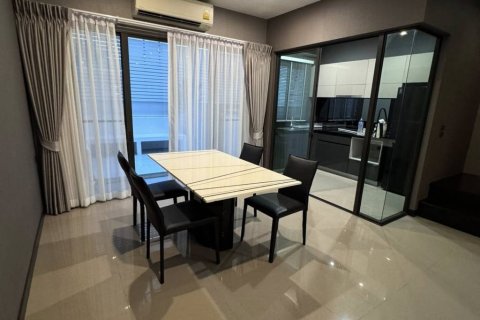 Adosado de 3 dormitorios en Lat Phrao, Bangkok, Tailandia № 153950 - foto 5
