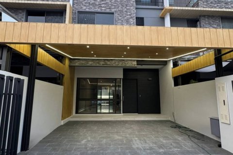 Townhouse in Lat Phrao, Bangkok, Thailand 3 bedrooms № 153950