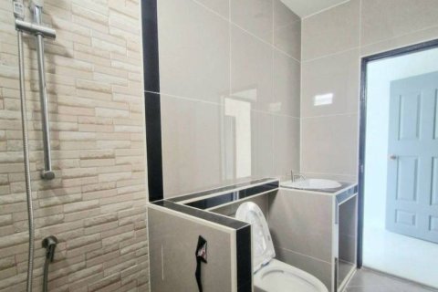 House in Pattaya, Thailand 2 bedrooms № 233299 - photo 11