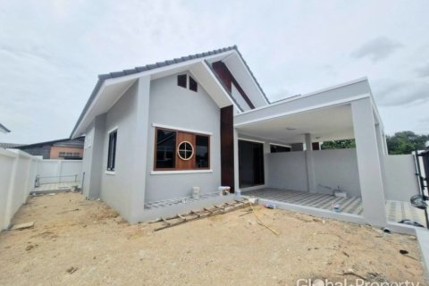 House in Pattaya, Thailand 2 bedrooms № 233299 - photo 2