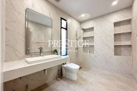 House in Pattaya, Thailand 3 bedrooms № 197512 - photo 17
