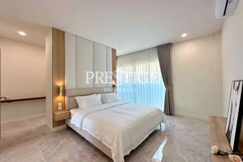 House in Pattaya, Thailand 3 bedrooms № 197512 - photo 13