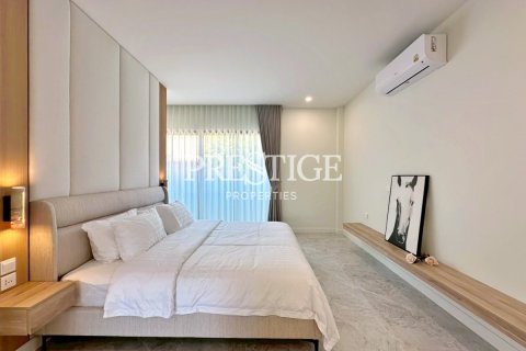 House in Pattaya, Thailand 3 bedrooms № 197512 - photo 14