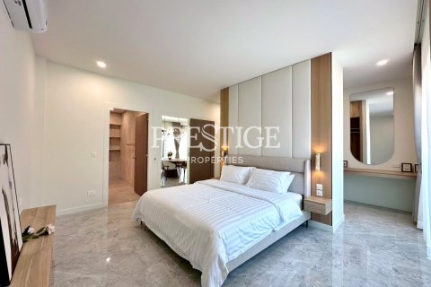 House in Pattaya, Thailand 3 bedrooms № 197512 - photo 15