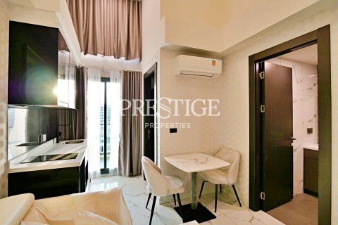 Condo in Pattaya, Thailand, 1 bedroom  № 198557 - photo 3