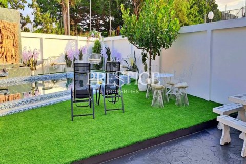 House in Pattaya, Thailand 6 bedrooms № 198551 - photo 18