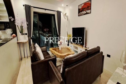 House in Pattaya, Thailand 6 bedrooms № 198551 - photo 2