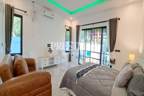 House in Pattaya, Thailand 6 bedrooms № 198551 - photo 7