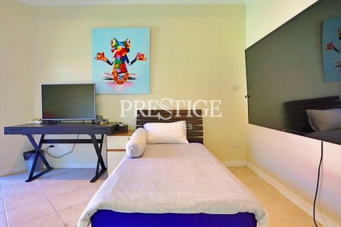 House in Pattaya, Thailand 6 bedrooms № 198554 - photo 22