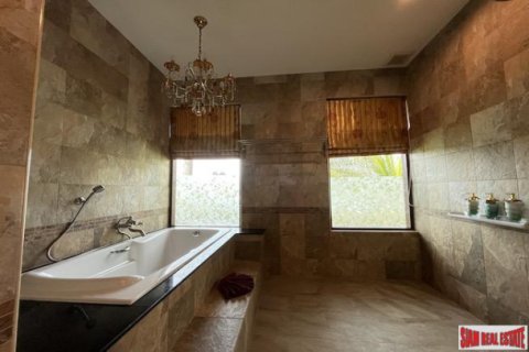 Chalet de 5 dormitorios en Ao Nang, Tailandia № 203082 - foto 4