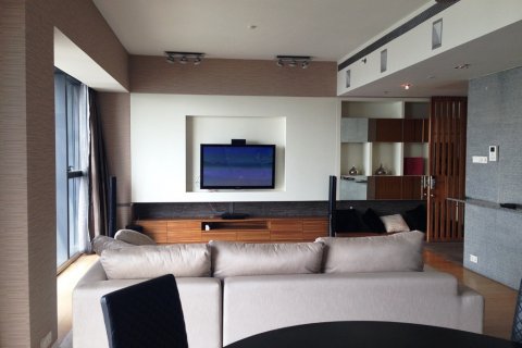 Condo in Bangkok, Thailand, 3 bedrooms № 66836 - photo 3