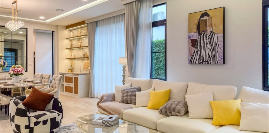 Haus in Bangkok, Thailand 4 Schlafzimmer № 189165