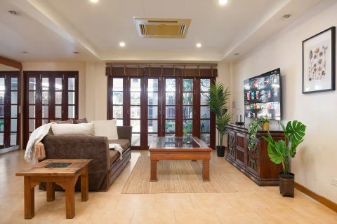 Adosado de 4 dormitorios en Bangkok, Tailandia № 161472 - foto 3