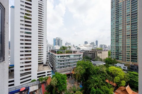 Condo in Bangkok, Thailand, 3 bedrooms  № 161469 - photo 16