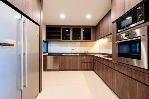 Condo in Bangkok, Thailand, 4 bedrooms № 161471 - photo 5