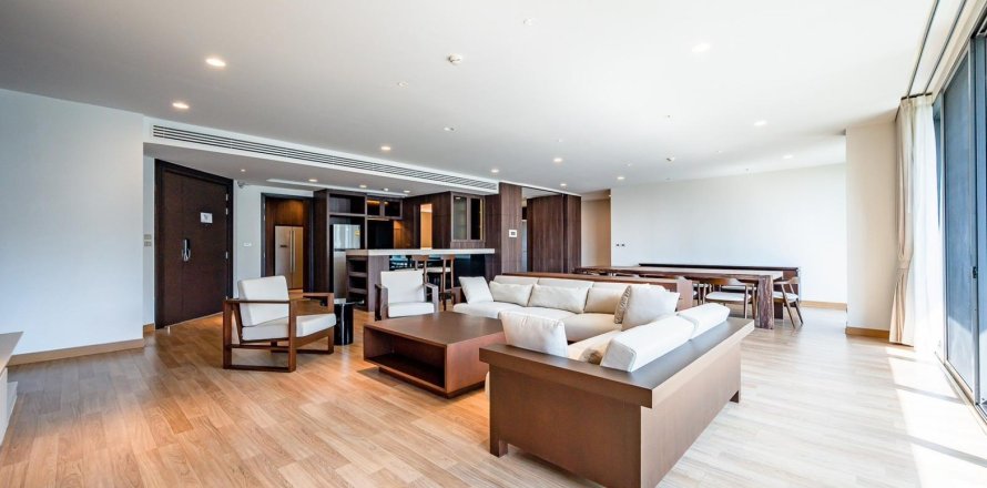 Condo in Bangkok, Thailand, 4 bedrooms № 161471