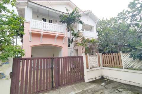 Casa de 3 dormitorios en Pattaya, Tailandia № 146465 - foto 2