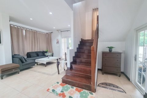 Casa de 3 dormitorios en Pattaya, Tailandia № 146465 - foto 4