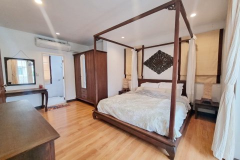 Casa de 3 dormitorios en Pattaya, Tailandia № 146465 - foto 27