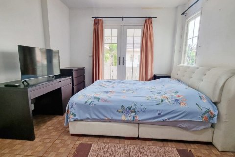 Casa de 3 dormitorios en Pattaya, Tailandia № 146465 - foto 16