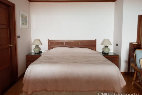 Condominio de 3 dormitorios en Pattaya, Tailandia № 163974 - foto 16