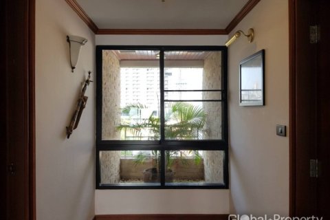 Condominio de 3 dormitorios en Pattaya, Tailandia № 163974 - foto 15