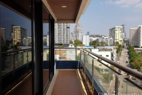 Condominio de 3 dormitorios en Pattaya, Tailandia № 163974 - foto 30