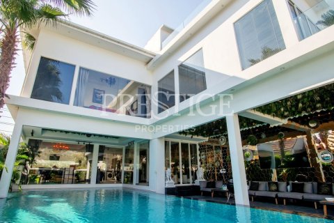 Maison à Pattaya, Thaïlande 8 chambres № 199876