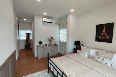 Casa de 4 dormitorios en Chiang Mai, Tailandia № 162761 - foto 12