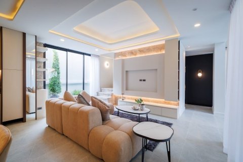 Chalet de 5 dormitorios en Chiang Mai, Tailandia № 162759 - foto 3