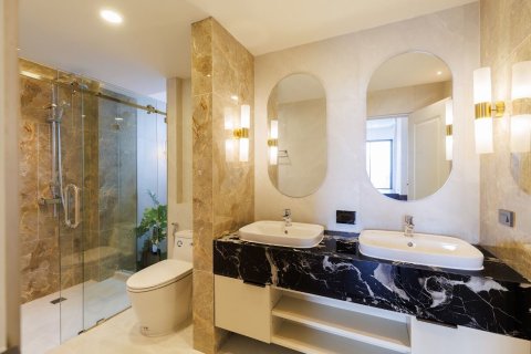 Chalet de 5 dormitorios en Chiang Mai, Tailandia № 162759 - foto 12