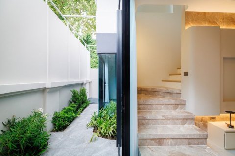 Chalet de 5 dormitorios en Chiang Mai, Tailandia № 162759 - foto 14