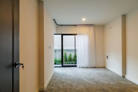 Chalet de 5 dormitorios en Chiang Mai, Tailandia № 162759 - foto 13