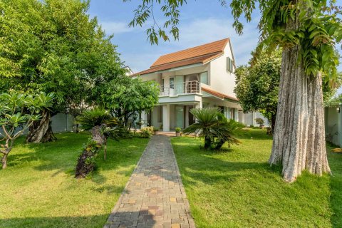 Casa de 4 dormitorios en Chiang Mai, Tailandia № 154549 - foto 8