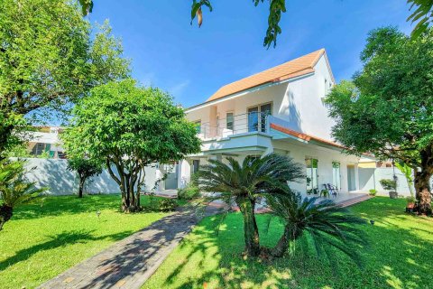 Haus in Chiang Mai, Thailand 4 Schlafzimmer № 154549