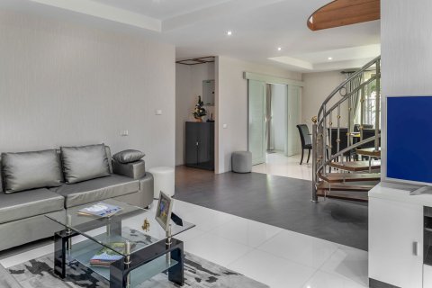 Casa de 4 dormitorios en Chiang Mai, Tailandia № 154549 - foto 16