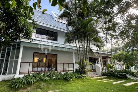 Casa de 4 dormitorios en Phuket, Tailandia № 209560 - foto 2