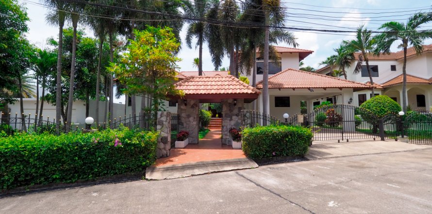 Maison à Pattaya, Thaïlande 5 chambres № 113531