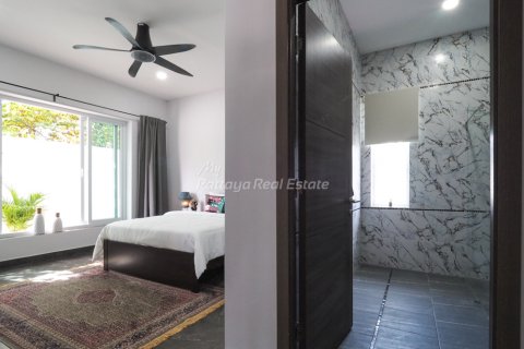 Casa de 3 dormitorios en Pattaya, Tailandia № 113529 - foto 6