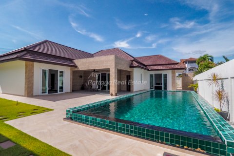 House in Pattaya, Thailand 3 bedrooms № 113529