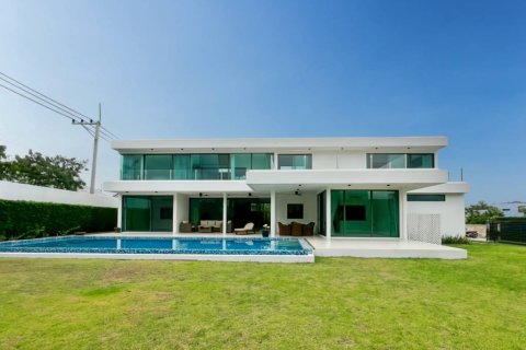 Chalet de 4 dormitorios en Hua Hin, Tailandia № 163760 - foto 4