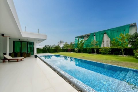 Chalet de 4 dormitorios en Hua Hin, Tailandia № 163760 - foto 7