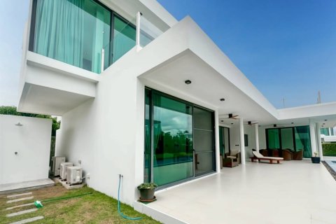 Chalet de 4 dormitorios en Hua Hin, Tailandia № 163760 - foto 10
